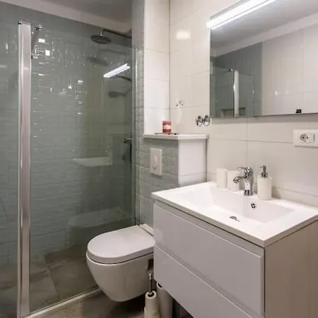 In Omis Inland/4 Stars+heated Pool