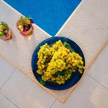 Villa In Omis Inland/4 Stars+heated Pool