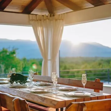 In Omis Inland/4 Stars+heated Pool * Nova Sela (Omis)