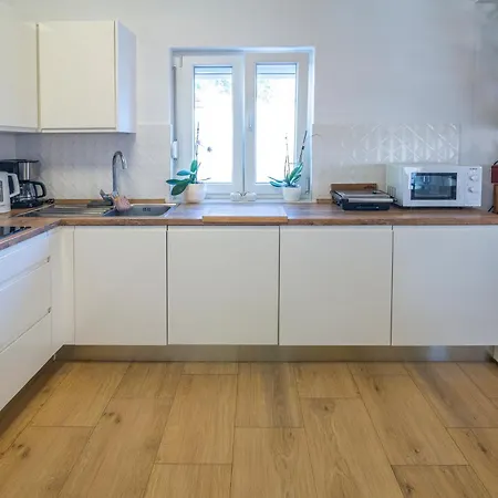 In Omis Inland/4 Stars+heated Pool Villa