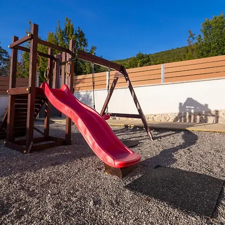 In Omis Inland/4 Stars+heated Pool Villa