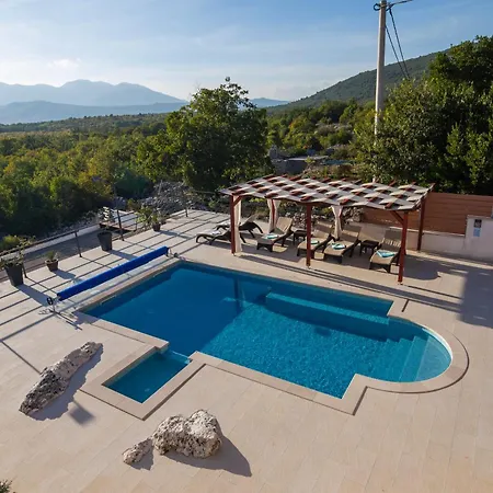 Villa In Omis Inland/4 Stars+heated Pool