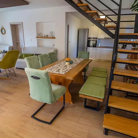 In Omis Inland/4 Stars+heated Pool Villa