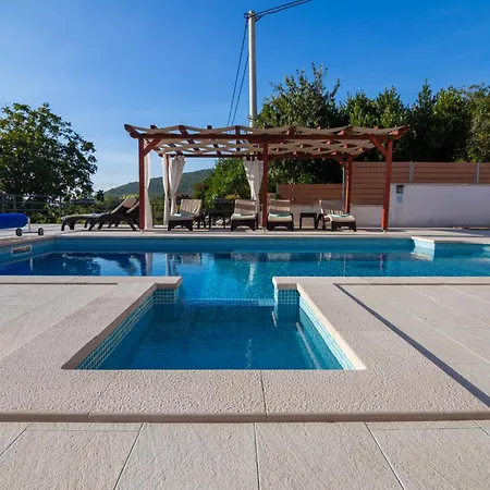 Villa In Omis Inland/4 Stars+heated Pool Nova Sela (Omis)
