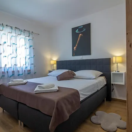 Villa In Omis Inland/4 Stars+heated Pool